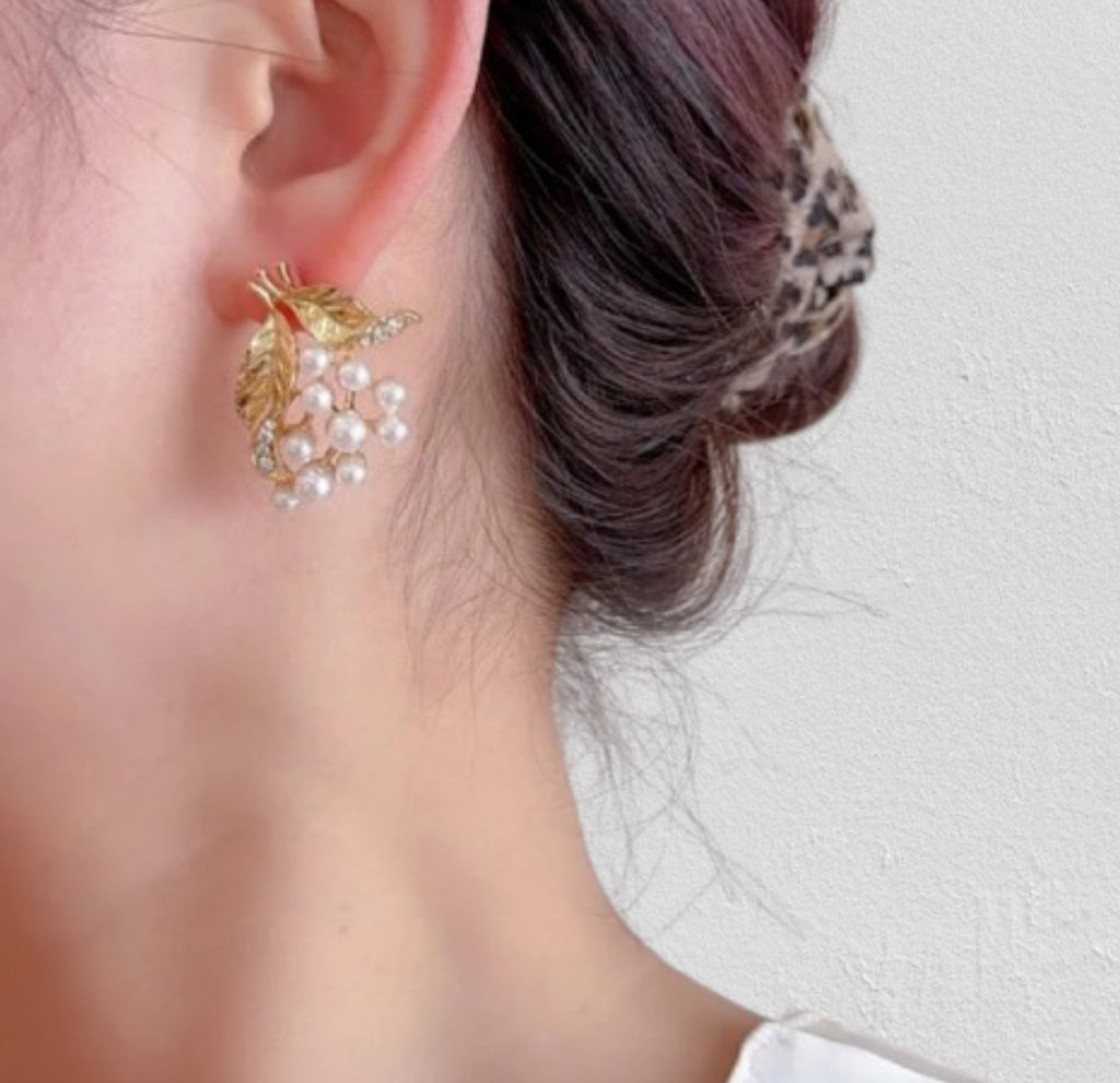 Gold plated anti tarnish Grapes design pearl earring