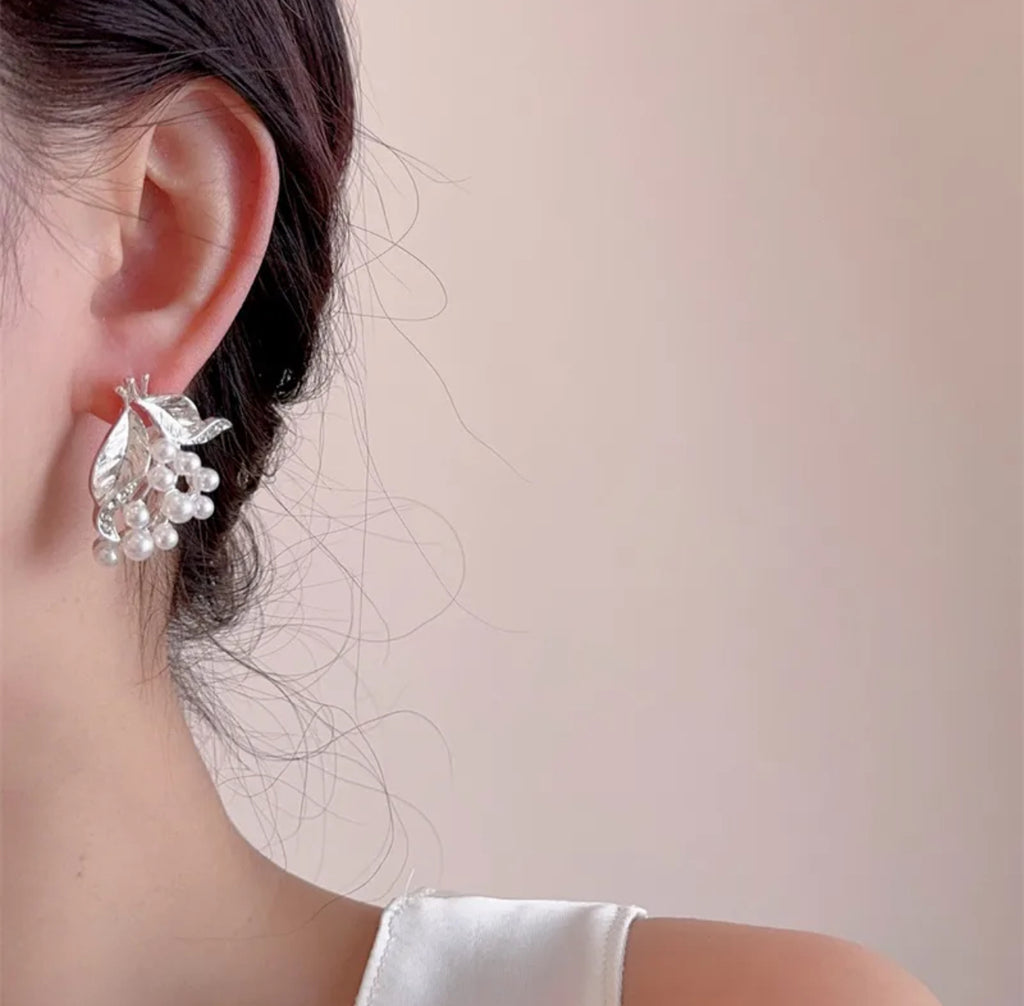 Gold plated anti tarnish Grapes design pearl earring