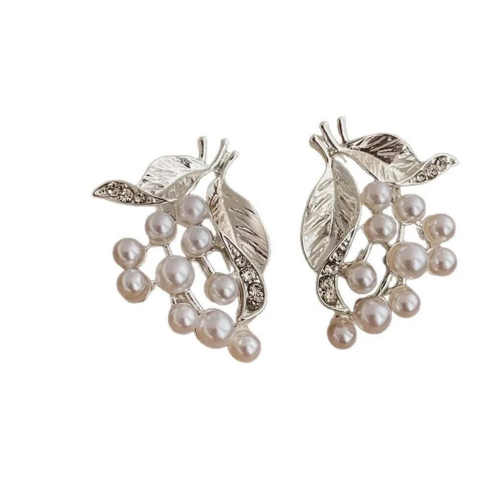 Gold plated anti tarnish Grapes design pearl earring